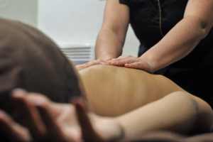 massage-bien-etre-aux-huiles-essentielles-30-mn